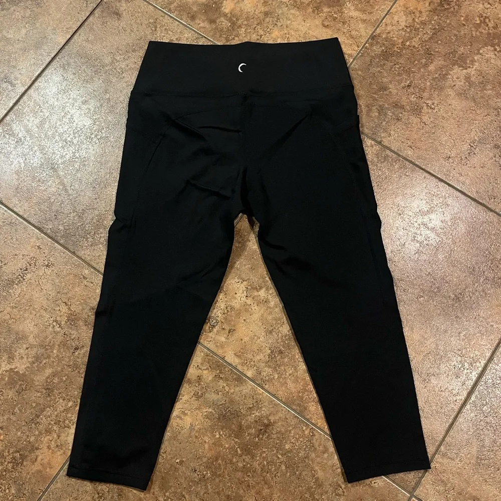 Zyia Crop Leggings in Black Size 14-16 - Picture 7 of 7